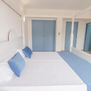 hostal-hpc-porto-colom.allmallorcahotels.com/