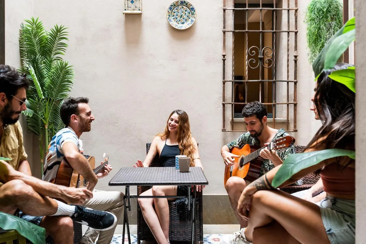 Hostel Carlota Braun グラナダ